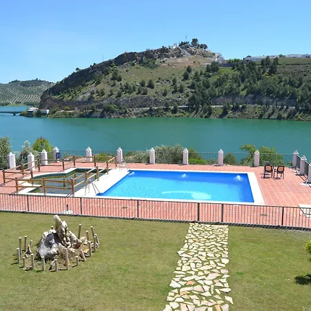 מלון Caserio De Iznájar