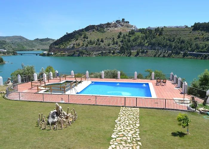 Hotel Caserio De Iznájar